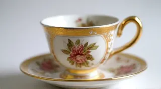 Worcester Tea Cups: History and Identifying Features